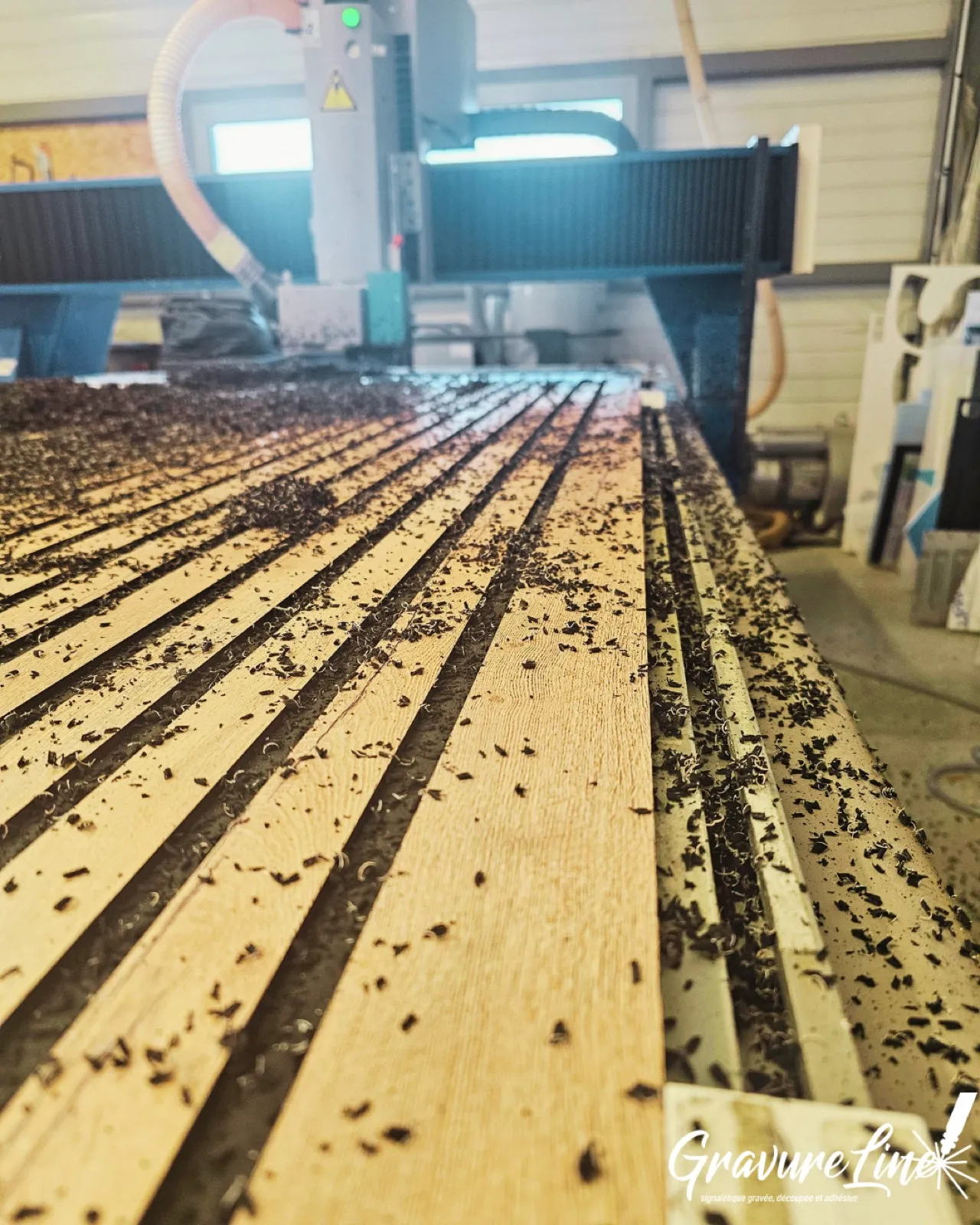 Bois rainuré (2) — Gravureline