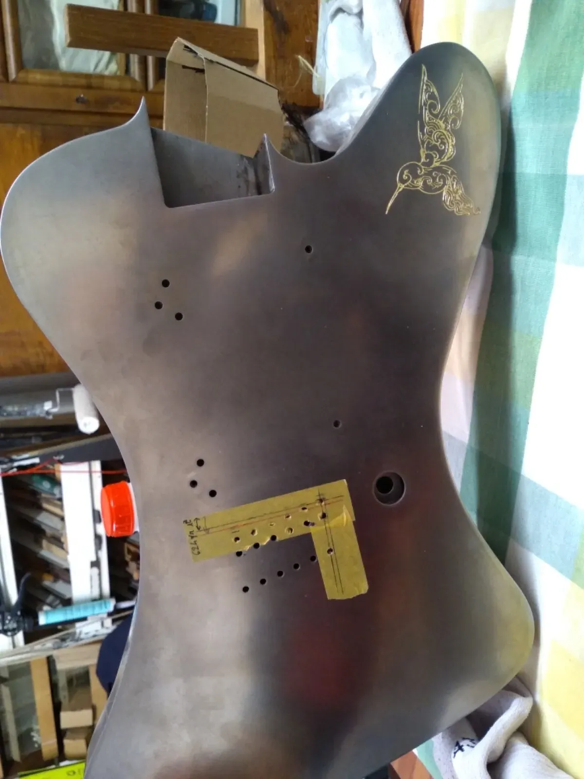 Guitares gravées — Gravureline