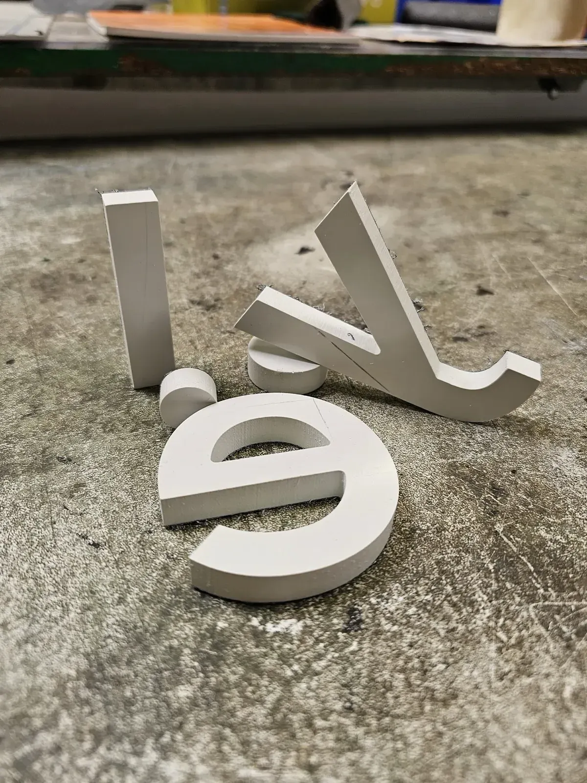 Lettres découpées