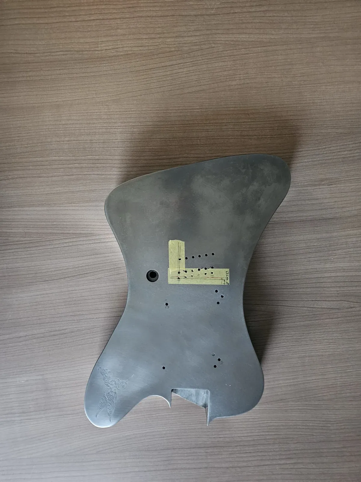 Guitare gravée — photo 6