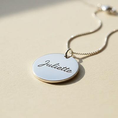 Collier gravé — vignette 1