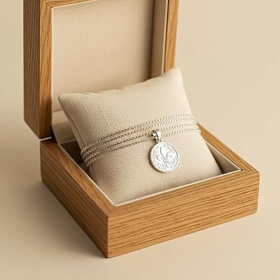 Collier gravé — vignette 3